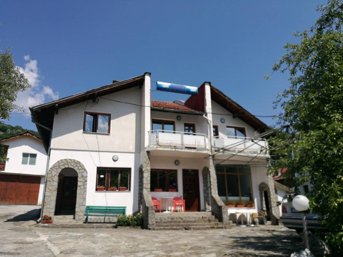 Самостоятелни стаи в къща за гости Балкан - Housity