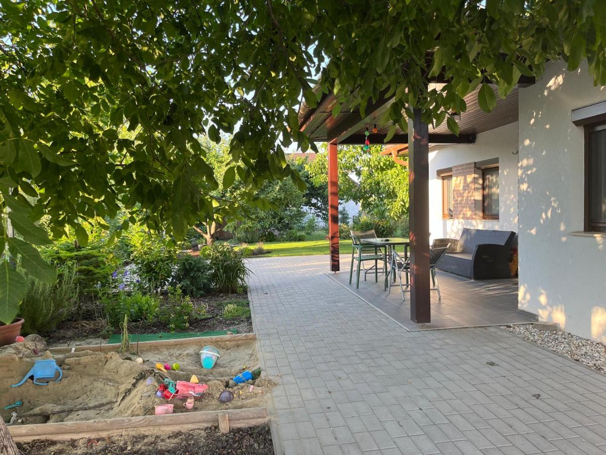 Orsolya Apartmanház - Housity