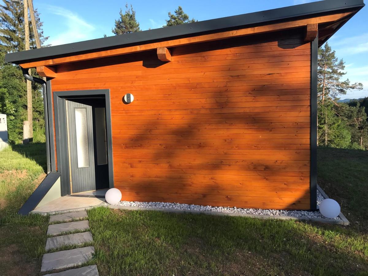 Small wooden house, with garden - Housity