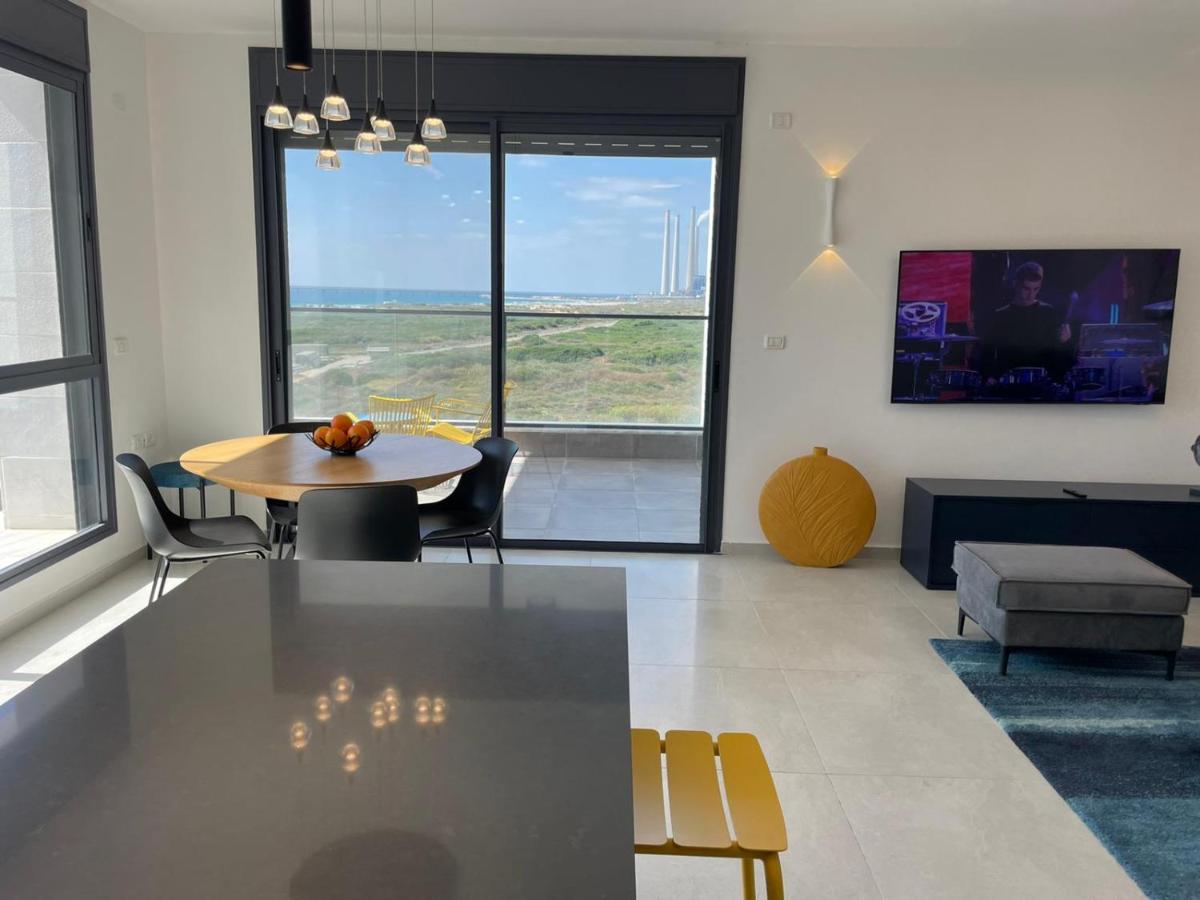 #דירת יוקרה על הים Bluewave Beach Apartment# - Housity