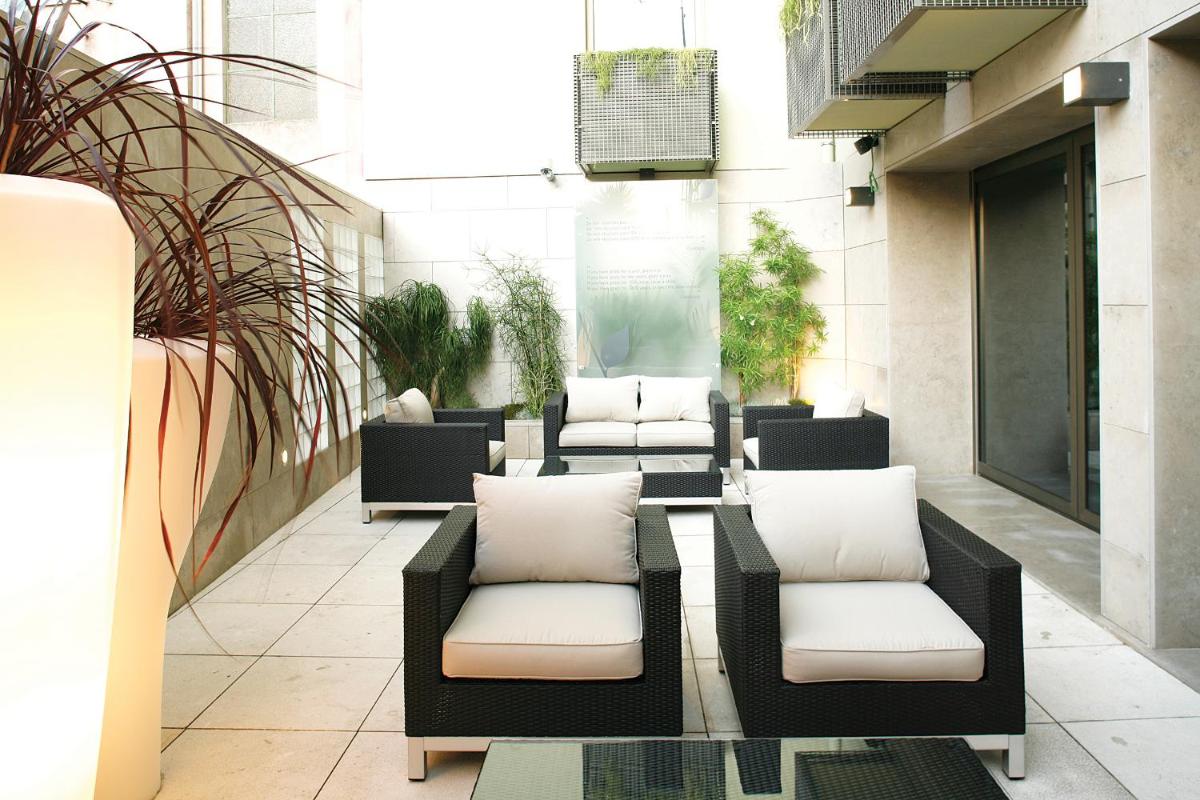 Uma área de estar em NEYA Lisboa Hotel