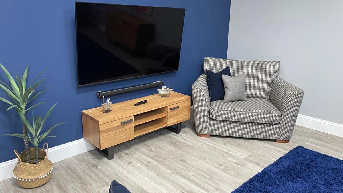 The Store by Caithness Luxury Apartments NC500 - Luxury modern conversion with open plan living - Sleeps 4 - PREFERENTIAL RATES FOR LONG STAY TRADES - CONTACT US - - Housity