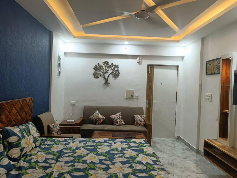 BnBBuddy Classy Studio Apt 903 in Central Delhi - Housity