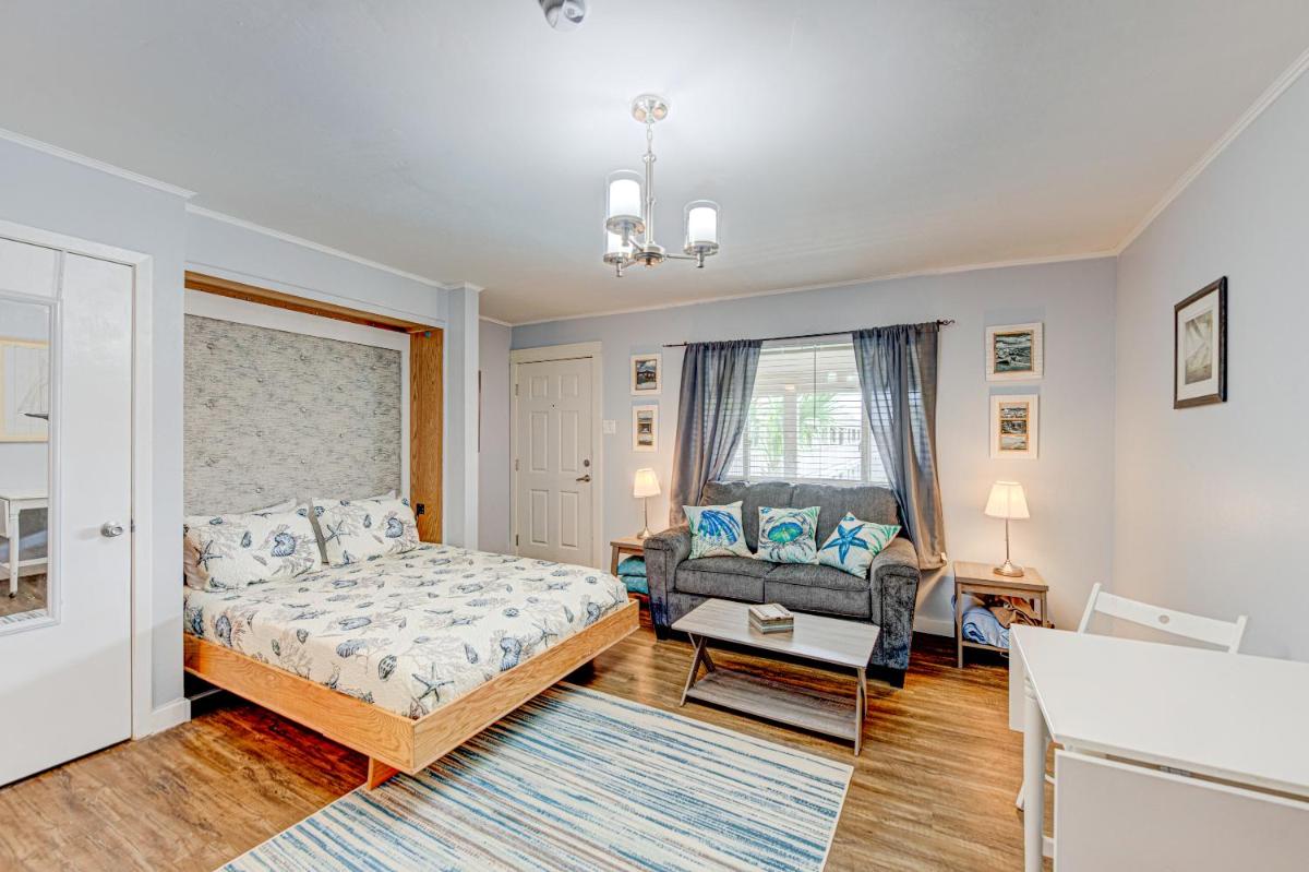 Courtyard #204 - Housity
