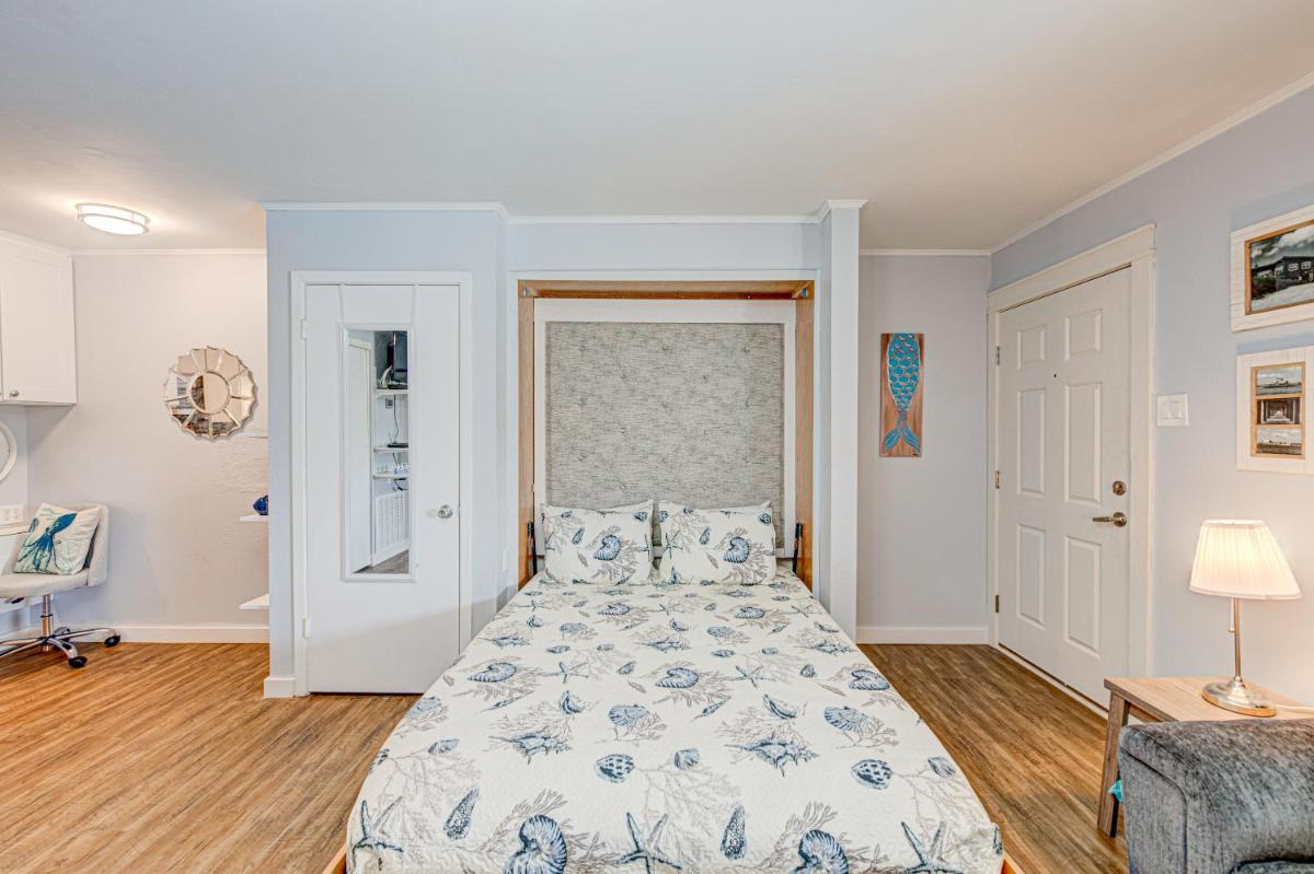Courtyard #204 - Housity