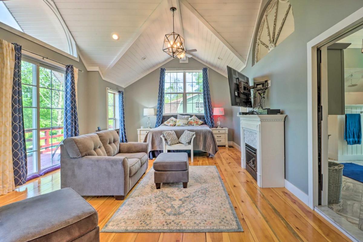 4-Season Lake Ariel Home Swim, Fish and Ski! - Housity
