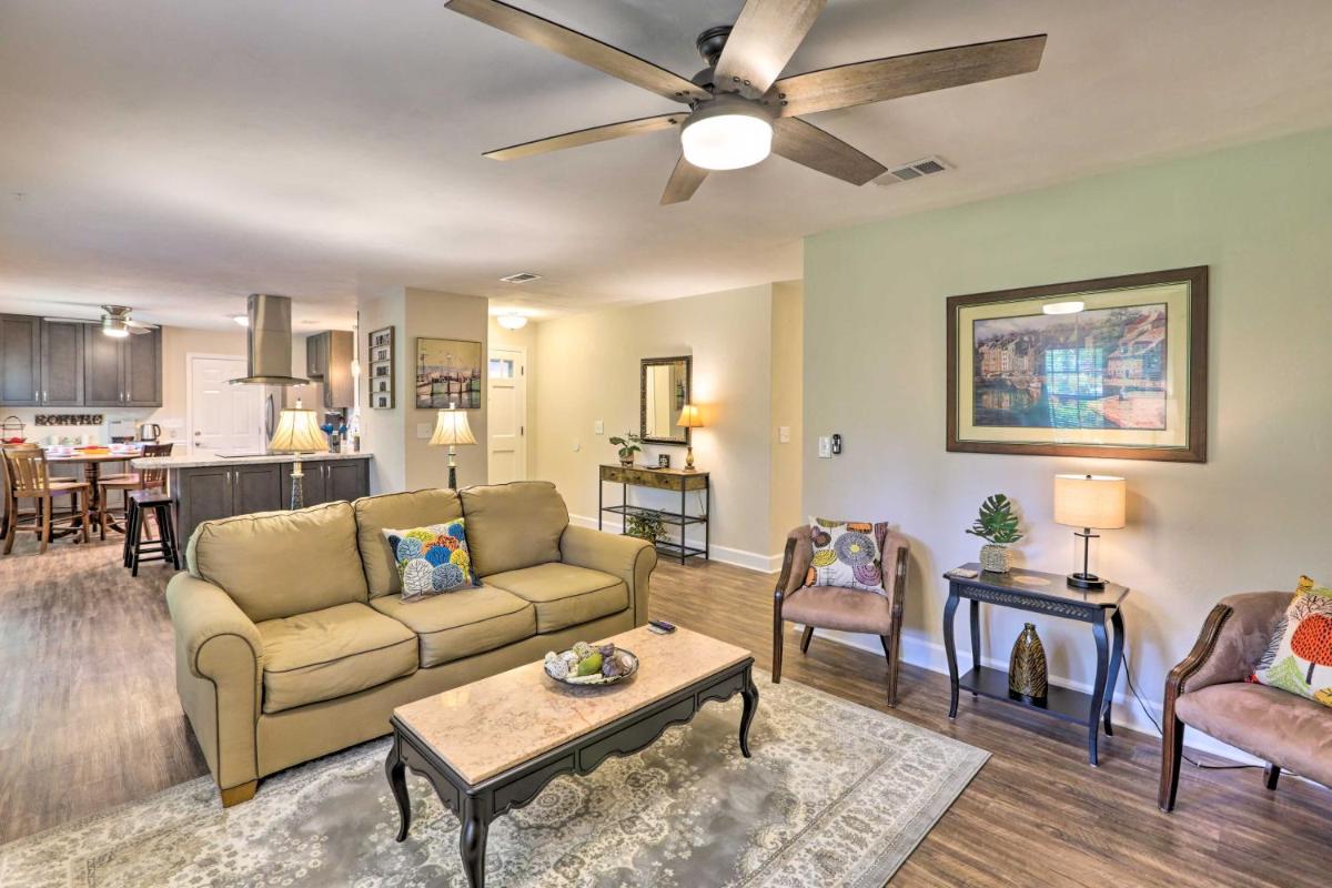 Bright Tallahassee Retreat with Lanai and Yard! - Housity