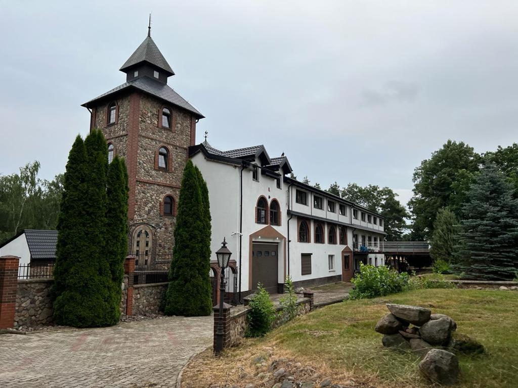 Agroturystyka Trzy wieże - Housity