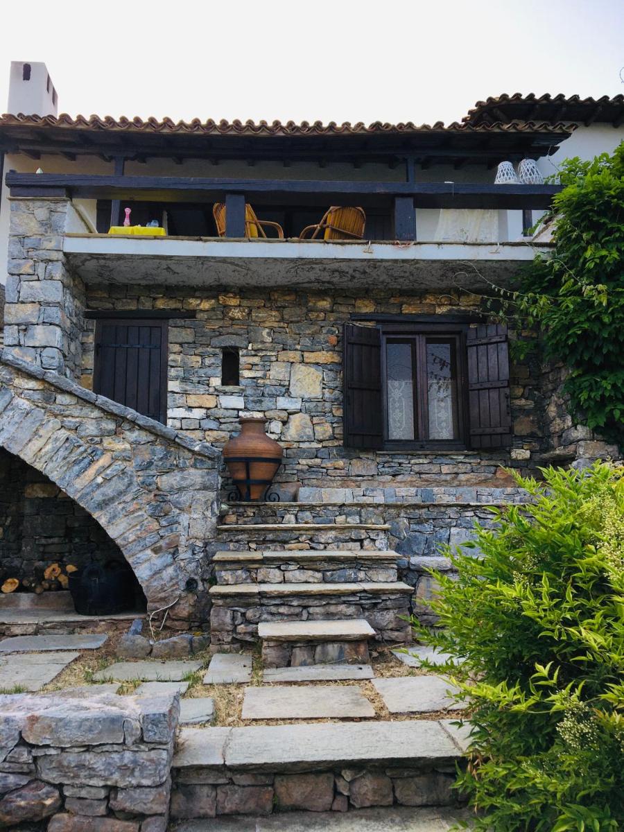 Lito's dream villa by the sea! - Housity