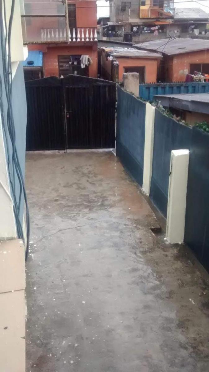 Impeccable 3-Bed Apartment Located in Lagos - Housity