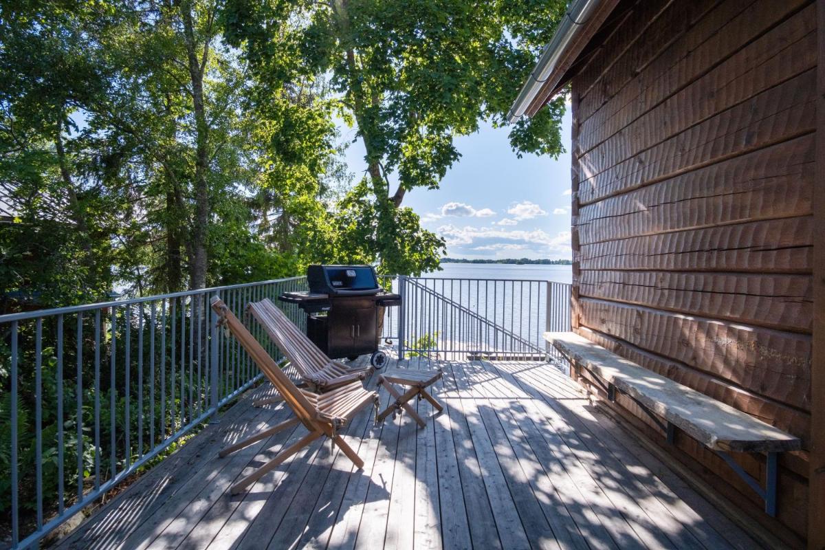 Stunning 7bed Lake & Beach House w/ Pier & Sauna - Hizvo