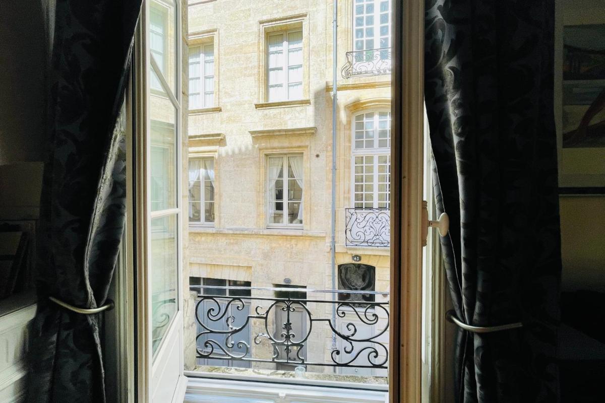 T4 apartment in the heart of old Bordeaux close to all amenities - Housity