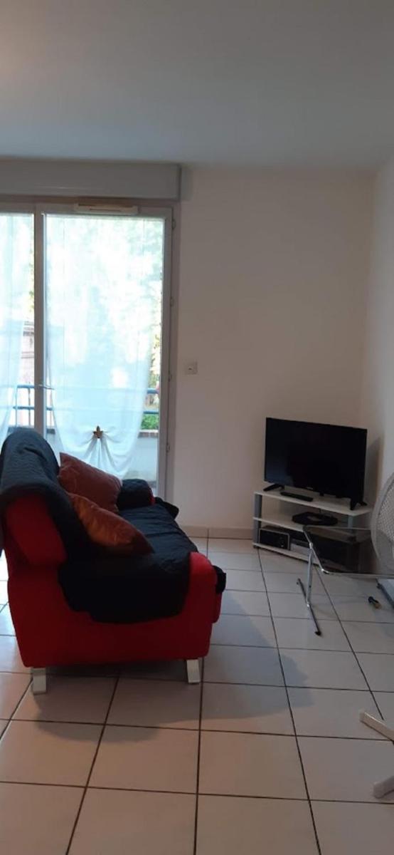 Appartement climatisé T1 bis métro à 200 m - Housity