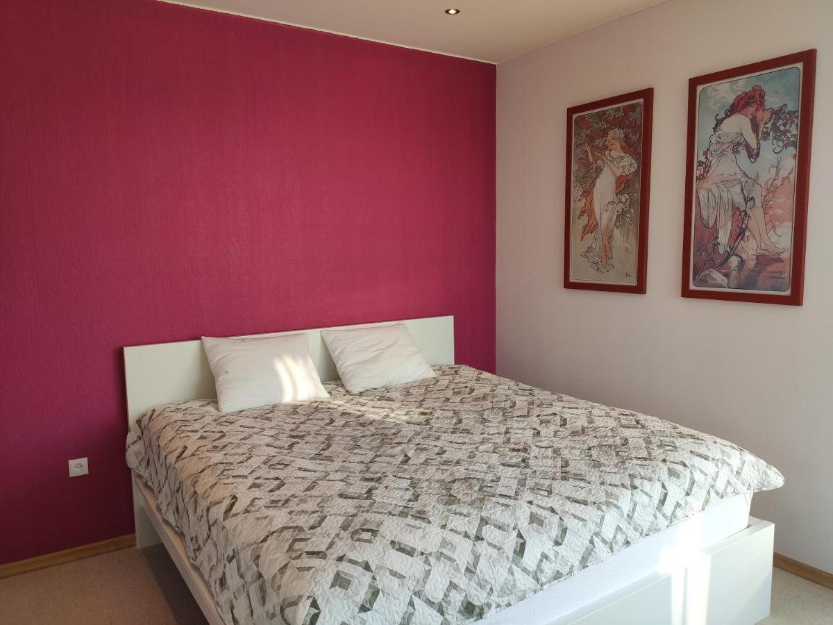 Spacious 110 M2 Apartment With Forest View - Housity