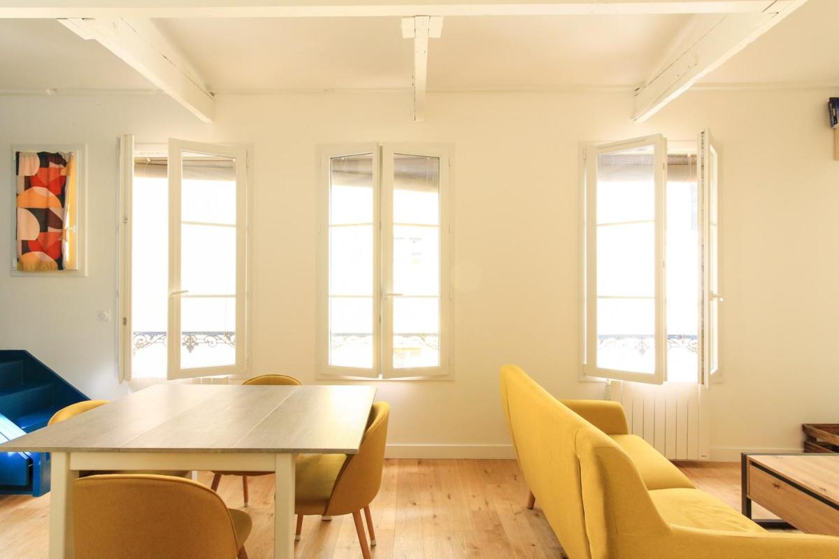 Beautiful apartment for 2 in the City of Light! - Housity