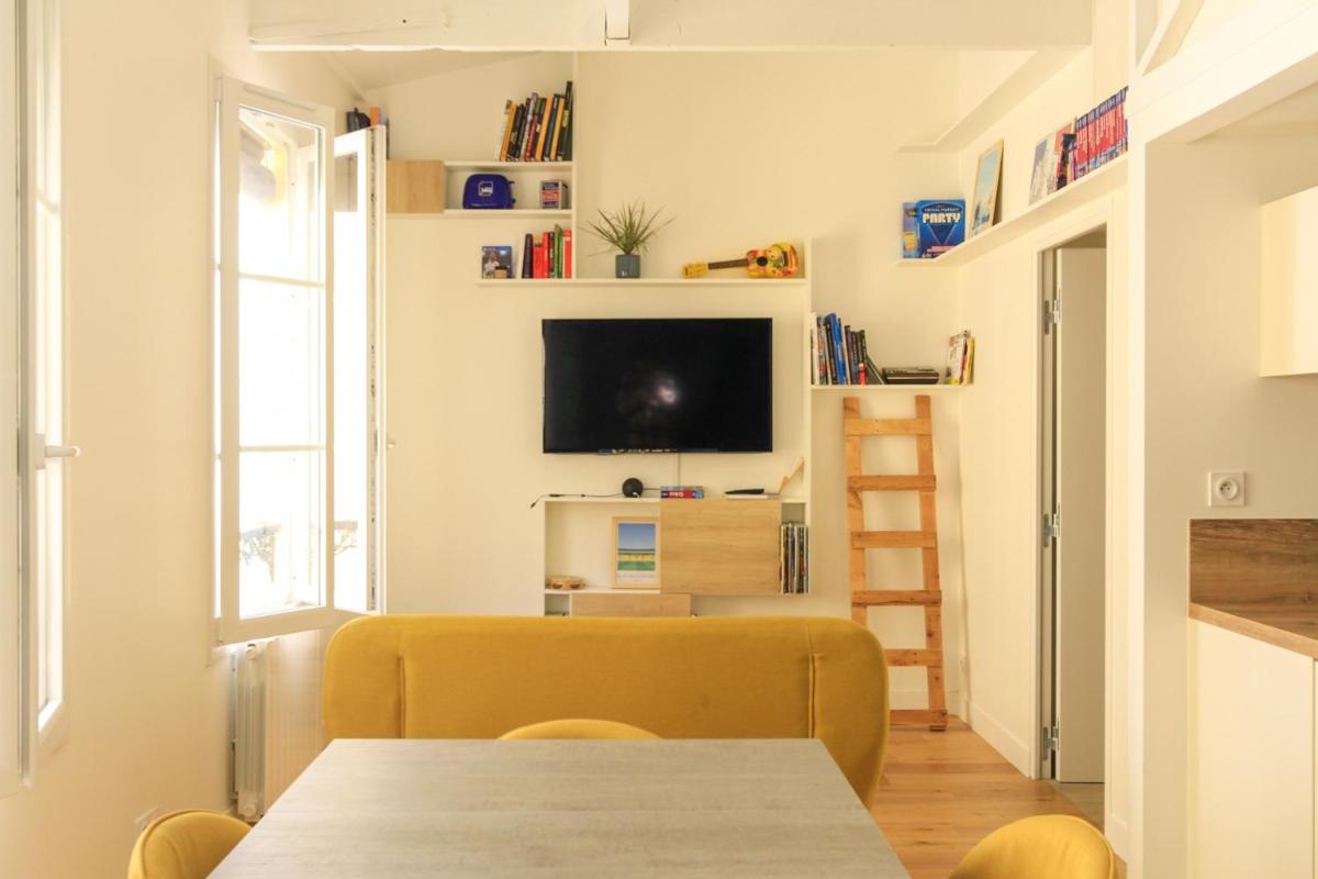 Beautiful apartment for 2 in the City of Light! - Housity