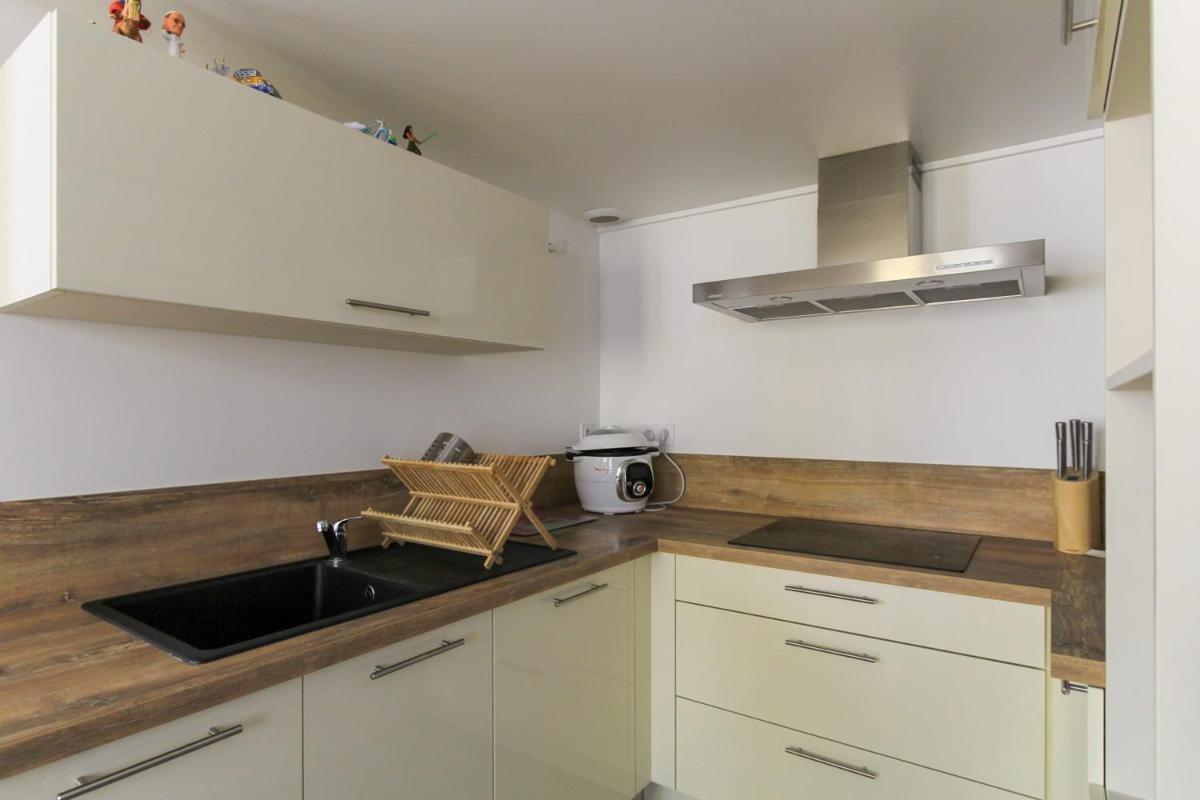 Beautiful apartment for 2 in the City of Light! - Housity