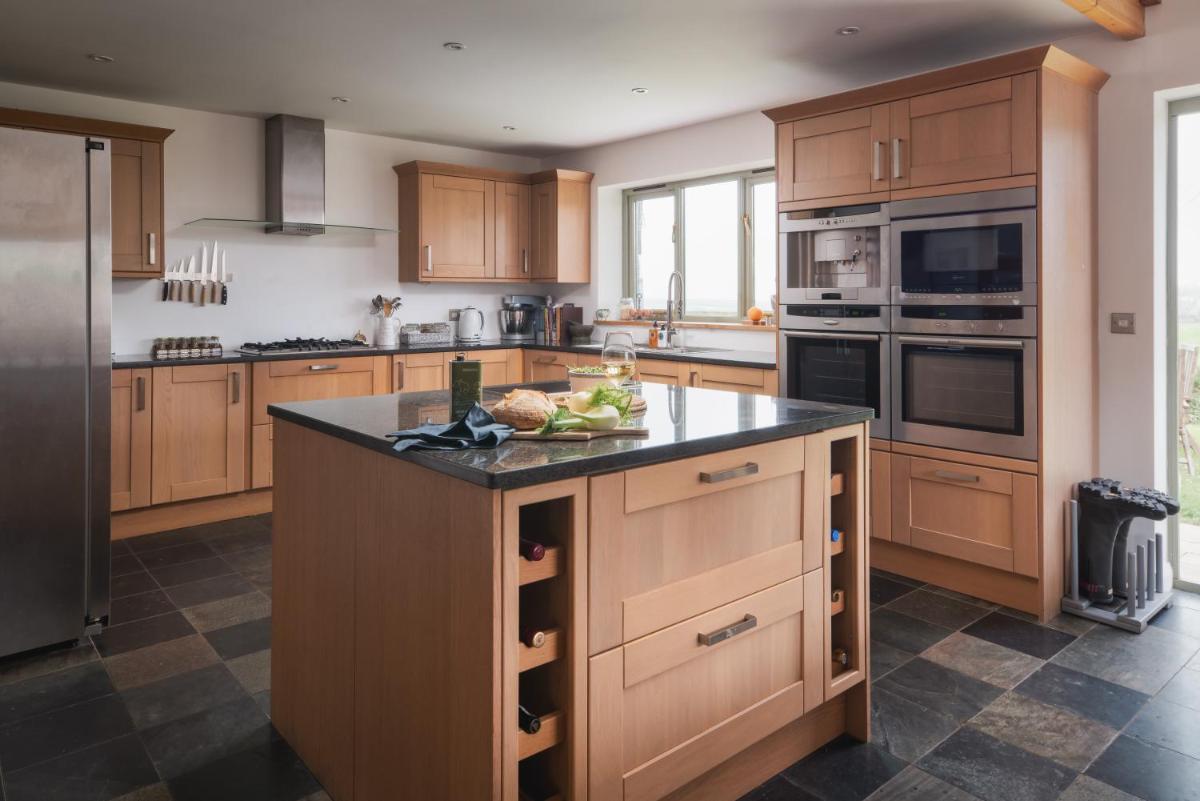 Beech Tree House - Housity