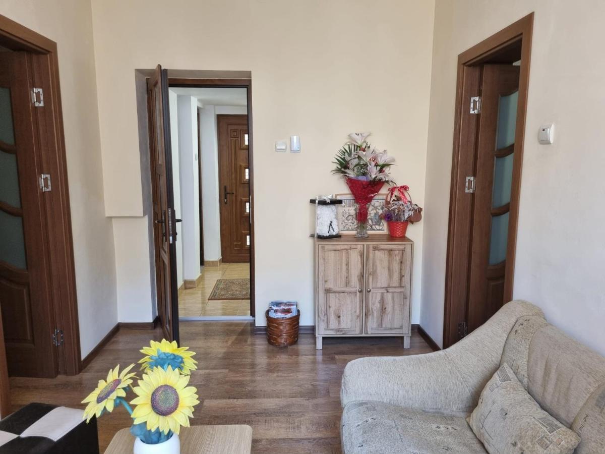 Nec House - Housity