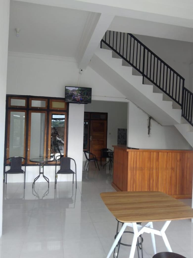Homestay Holi Lestari - Housity