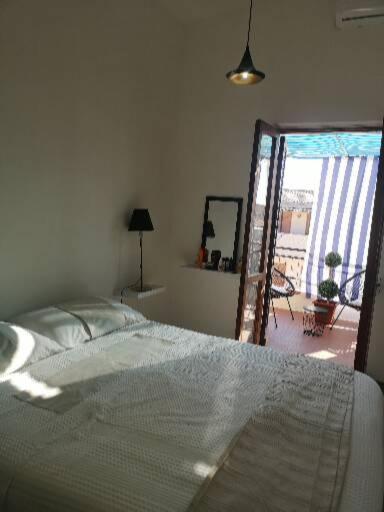 Suitetrails - white apartments.