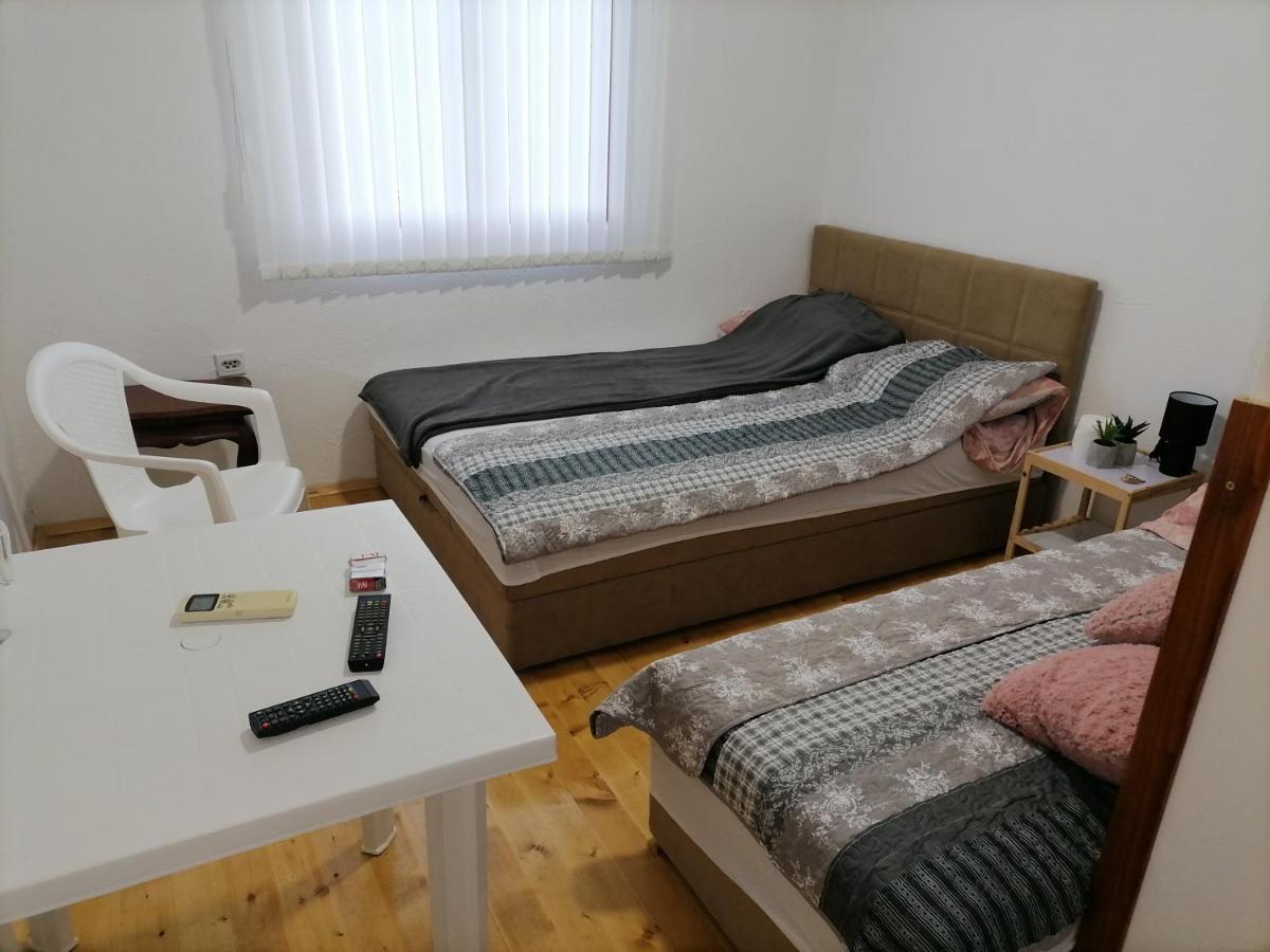 Apartmani LENA Poganovo - Housity