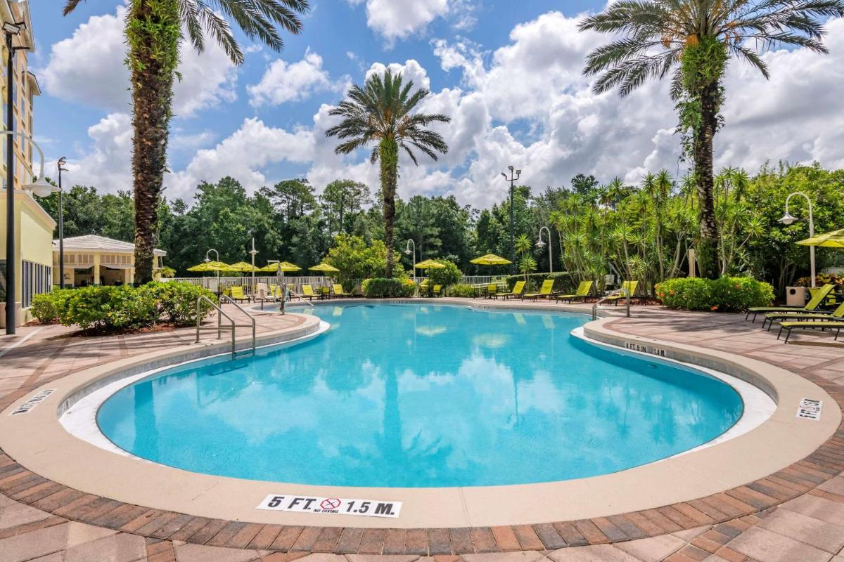 Comfort Suites Maingate East - Housity