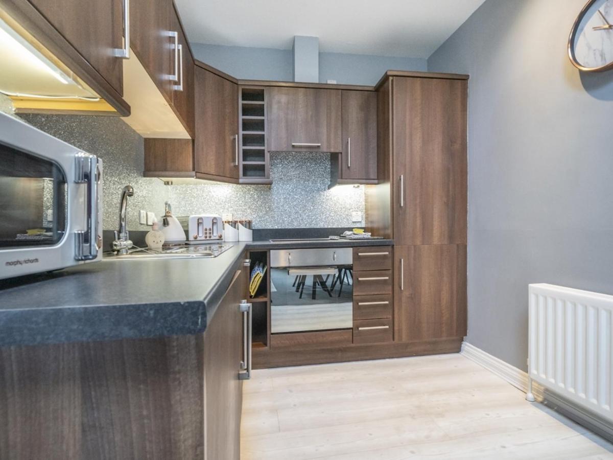 Pass the Keys Top Floor Luxury Balcony Cathedral Quarter - Housity