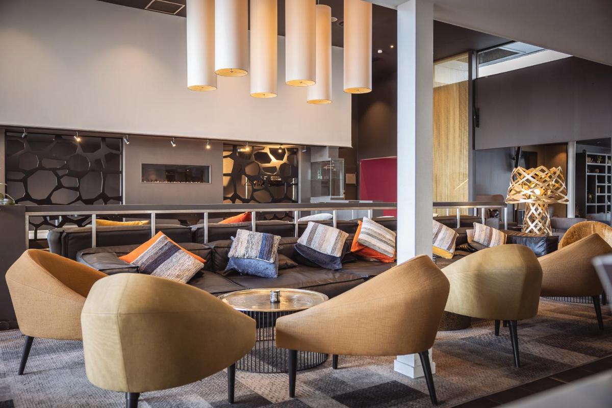 Quality Hotel Entry - Housity