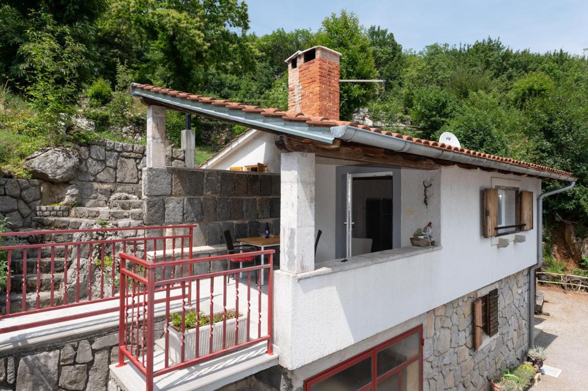 Idyllic Holiday House For Two - Housity