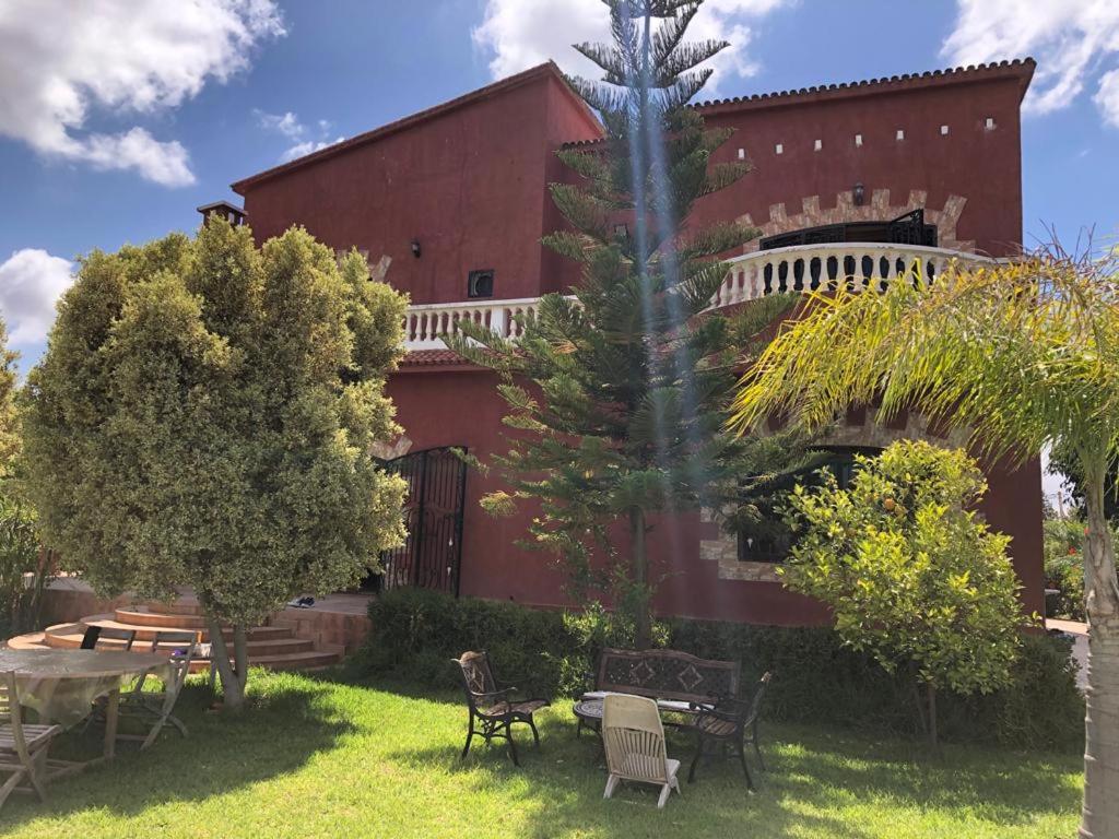 Magnifique villa avec piscine au province de Benslimane - Housity