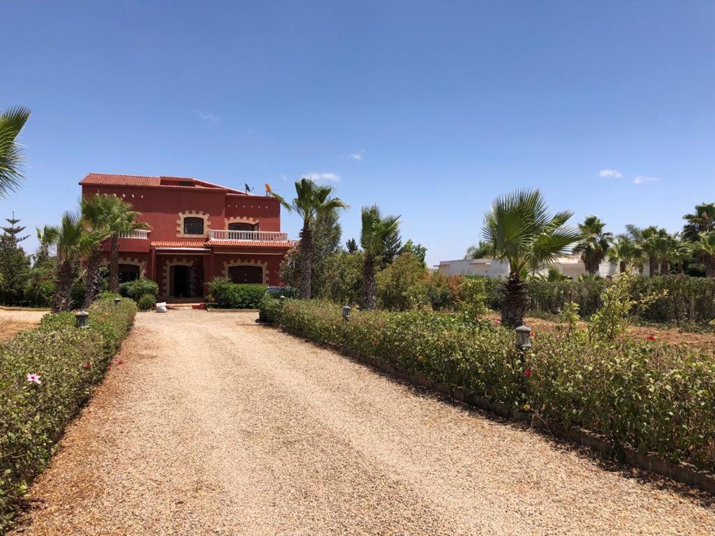 Magnifique villa avec piscine au province de Benslimane - Housity