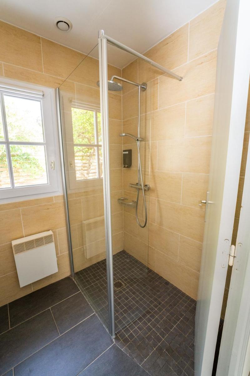 Salle de bains dans l'établissement Hôtel Restaurant & Spa Plaisir
