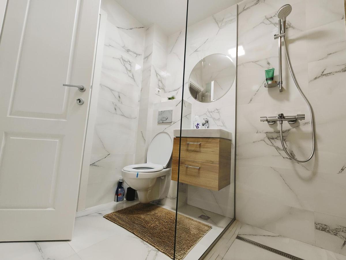 Chic Studio Târgu Jiu - Housity