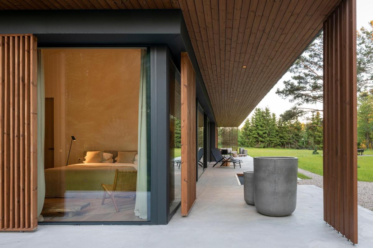 The Lake - Waterfront Villas Retreat - Housity