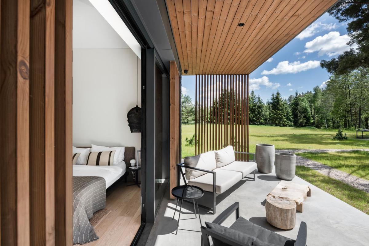 The Lake - Waterfront Villas Retreat - Housity