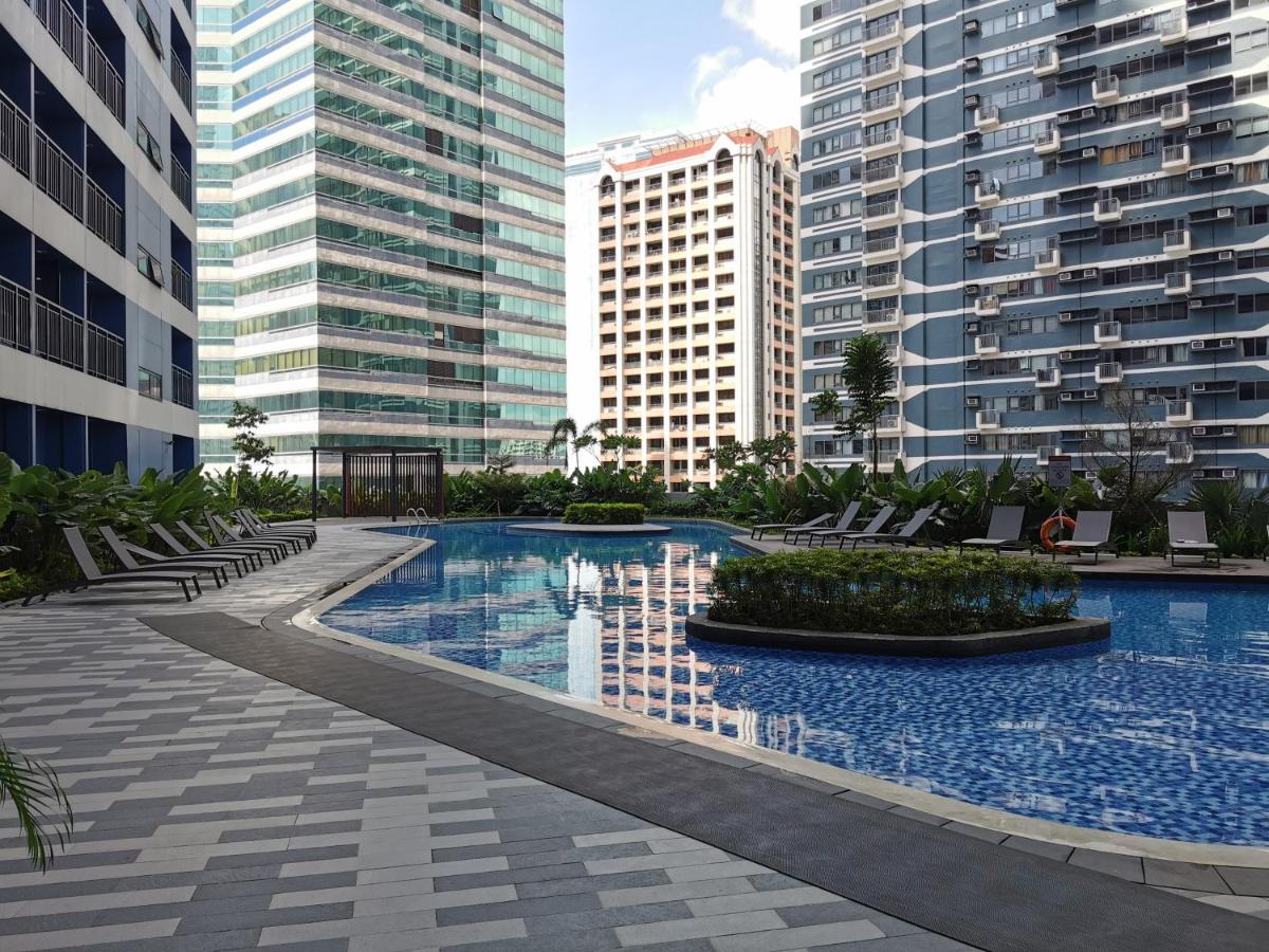 Deluxe Apartments Cozy & Homy in Makati Manila Netflix - Housity
