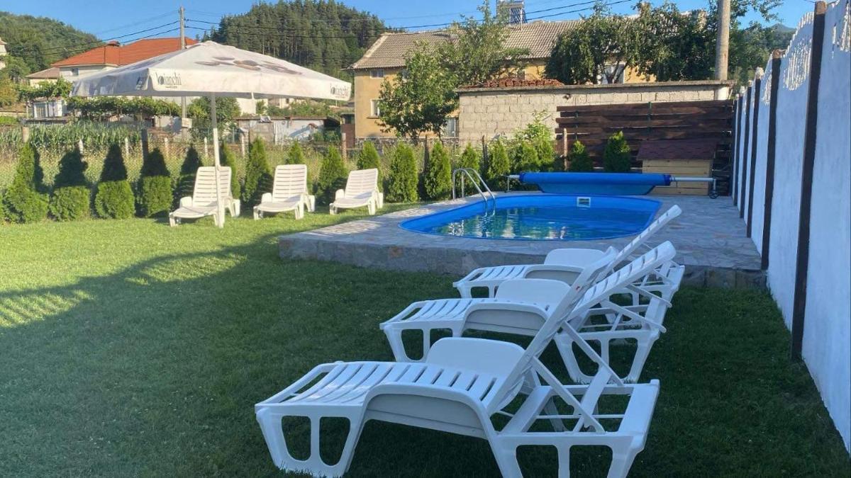 Bialata kshcha chakalarovo1 - Housity