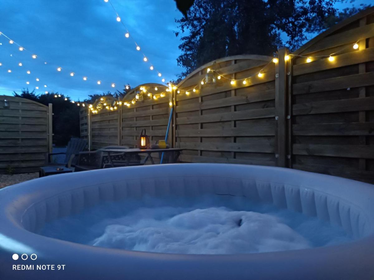 Sauna & Double Jacuzzi intérieur et sous les étoiles 1h30 Paris - Housity