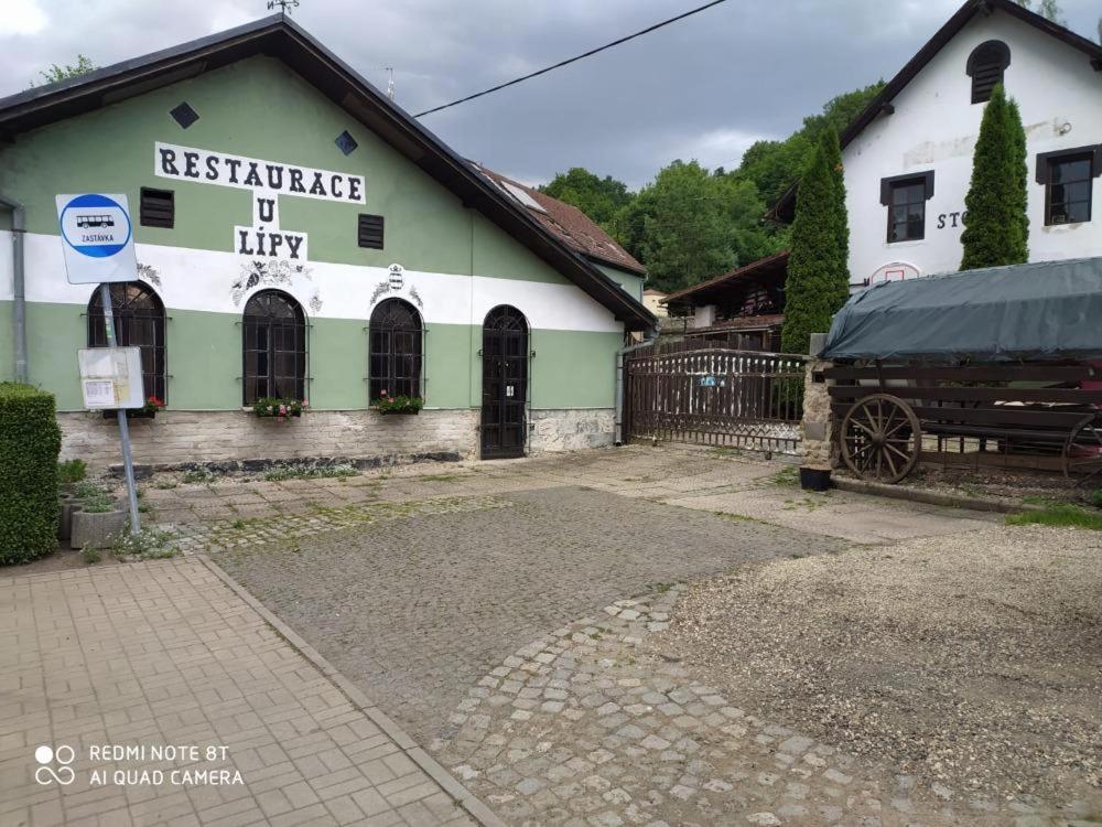 Penzion u Lípy - Housity