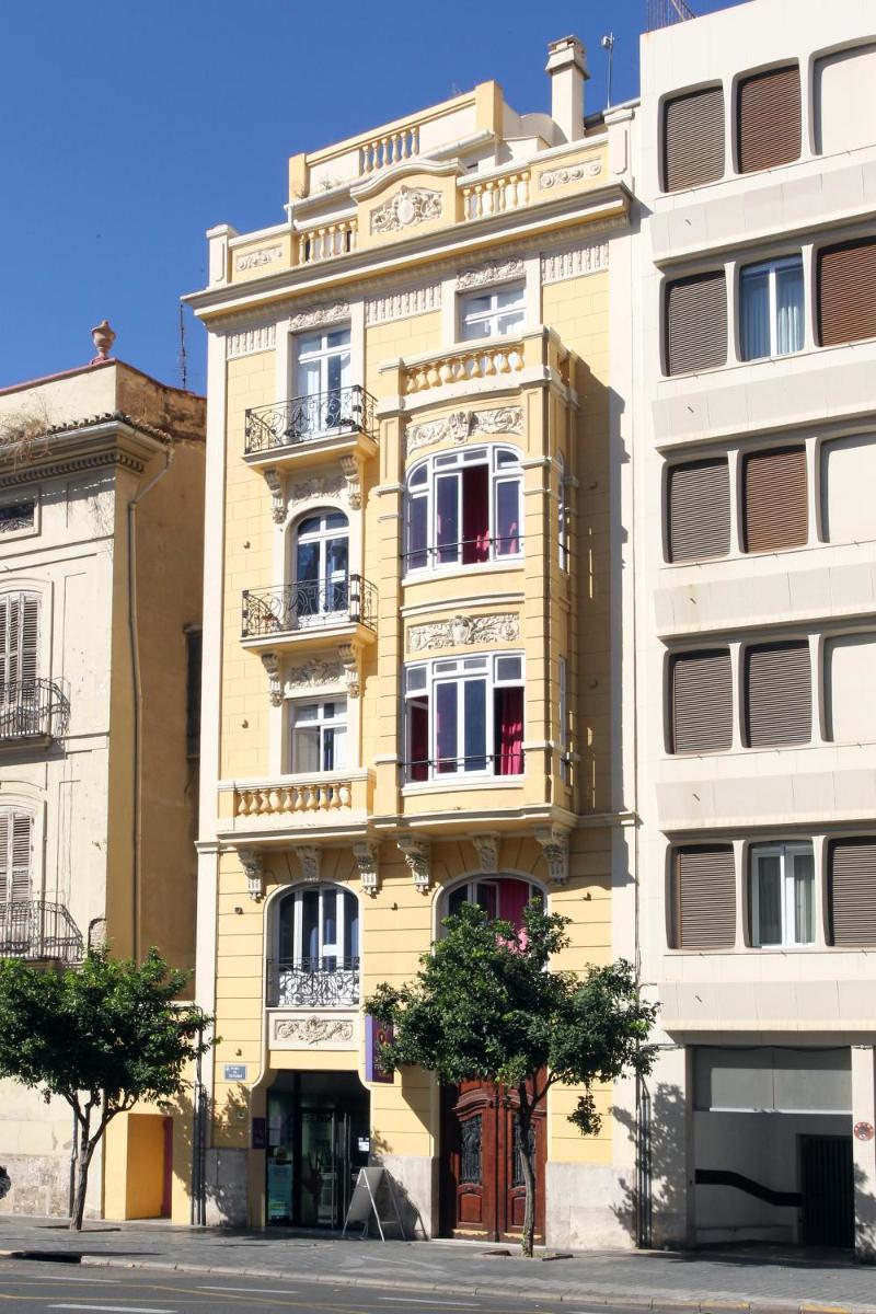 Purple Nest Hostel - Housity