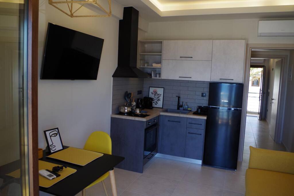 Seafront Centre Ouranoupoli - Housity