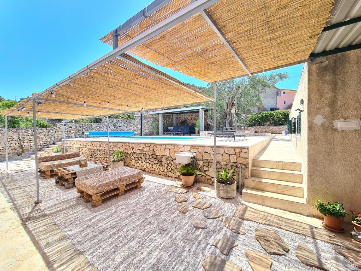 Olive Tree - House with Pool - Housity