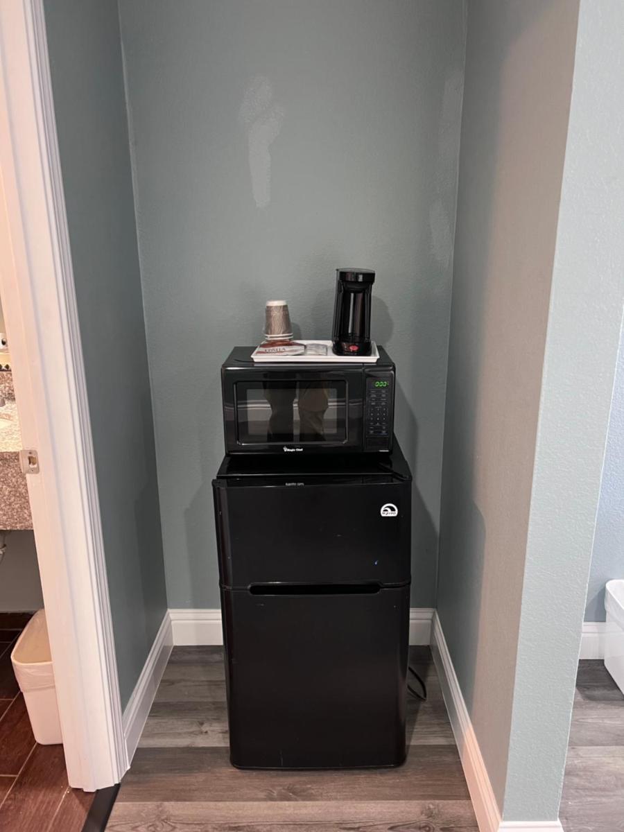 Surf City Inn & Suites - Housity