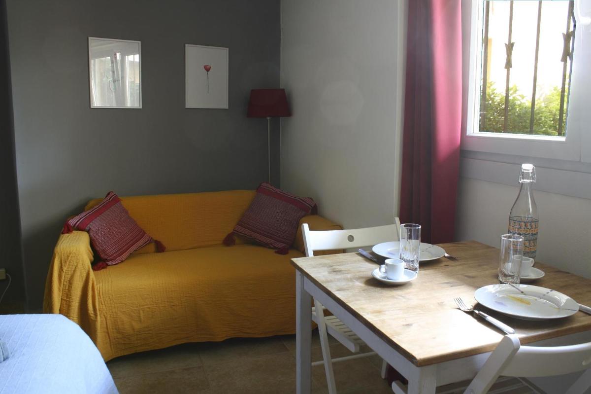 Studio 242 - Housity
