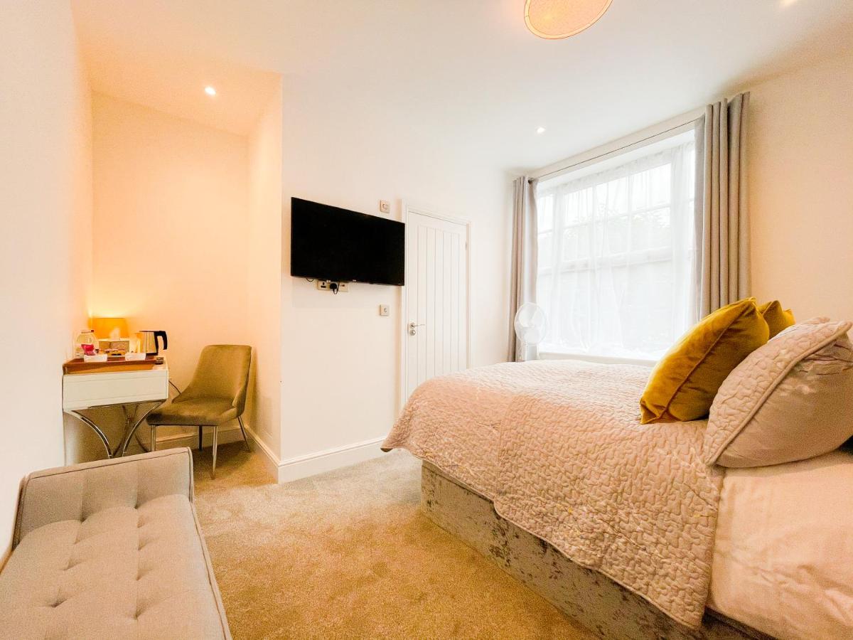 46 Ashfield Rd, Altrincham - Housity