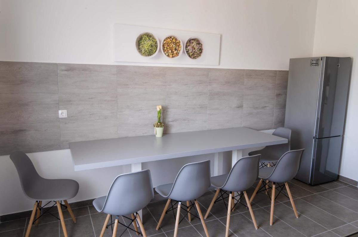Kunfoglalás Apartmanház - Housity