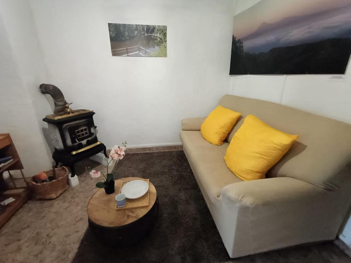Casa rural en el Parque Nacional de Garajonay en la Isla de La Gomera, Alonso y Carmen - Housity