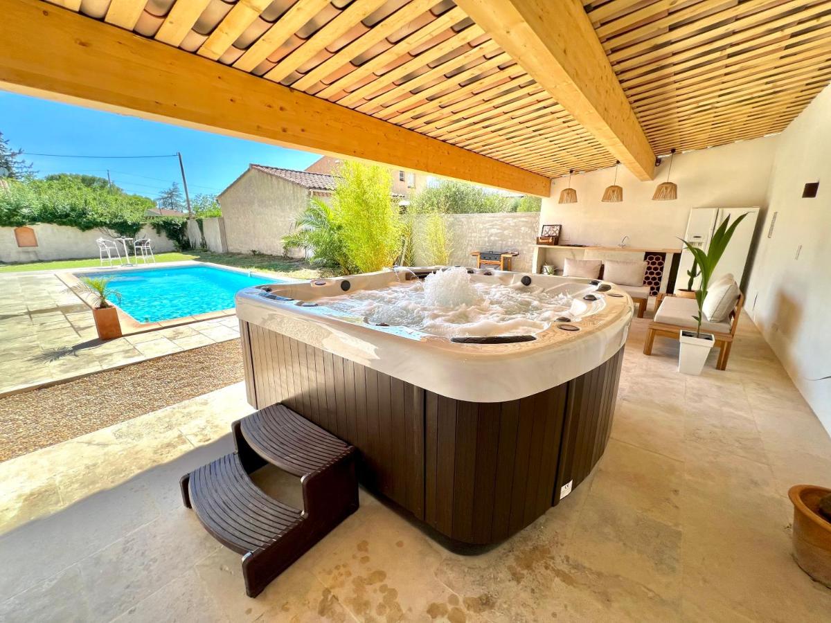 Studio avec jacuzzi et piscine - Housity