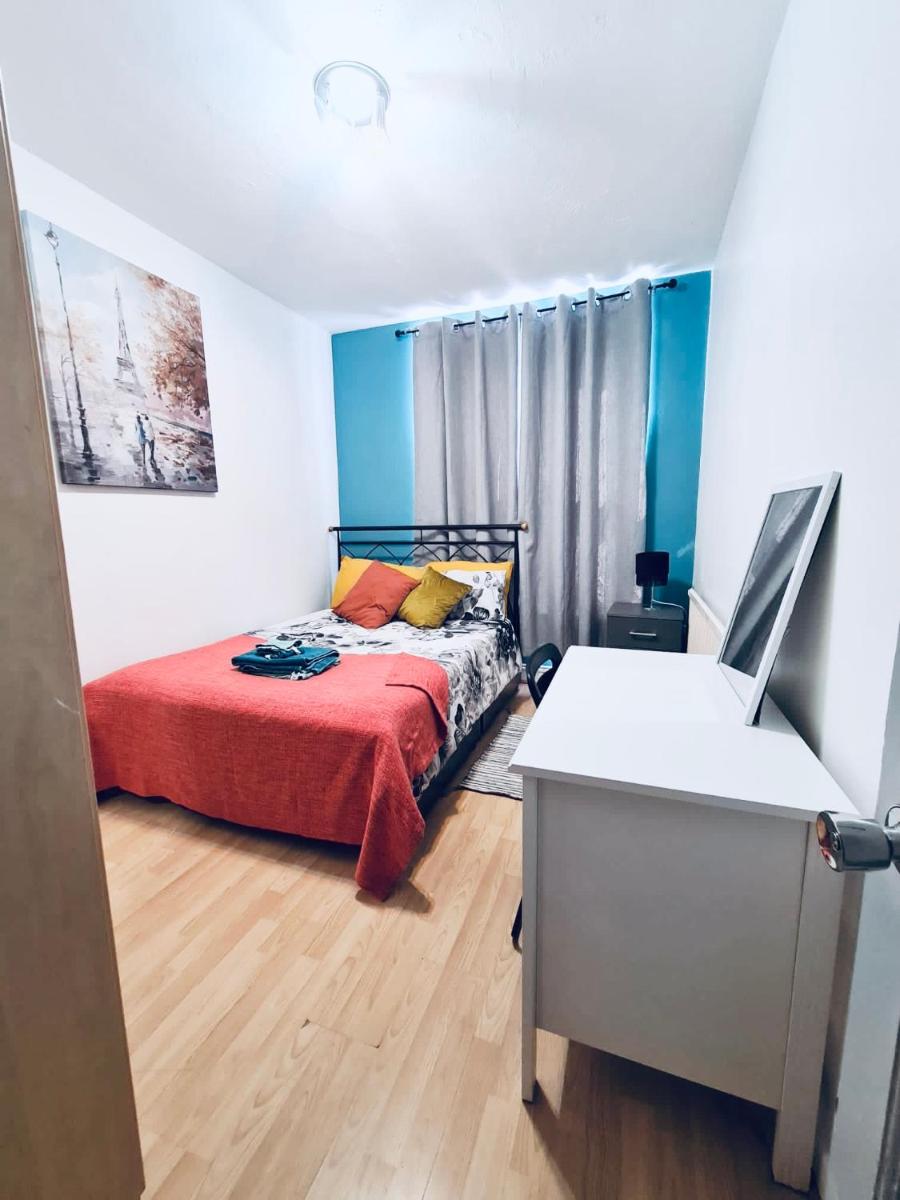Stunning 3 Bedroom Flat In Stockwell - Housity